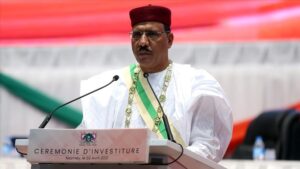 أبو عزوم يكشف عن مساعٍ لإطلاق سراح ثلاث شخصيات رئيسة في ليبيا
