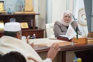 وزيرة الشؤون الاجتماعية تلتقي بأعيان مدينة زلة