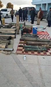 مديرية امن طبرق تحبط محاولة تهريب أسلحة نوعية خطيرة إلى مصر، تشمل صواريخ وقنابل ونواظير خلال مداهمة أوكار للمهربين في الجغبوب.