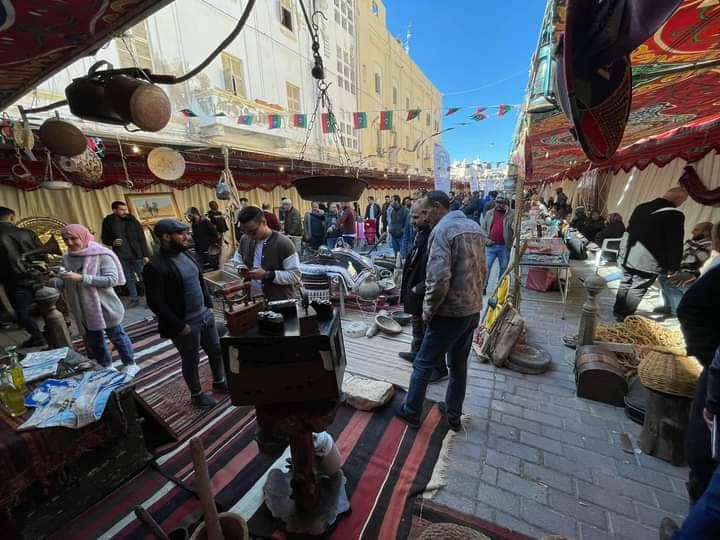 وكيل شؤون الصناعات التقليدية يشارك في مراسم افتتاح بازار المدينة القديمة