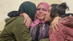 سيدة مصرية ارتدت ملابس الإعدام.. ونجت من حبل المشنقة بآخر لحظة