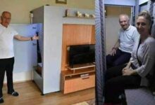 خوفاً من الزلازل مواطن تركي يبني خزنة فولاذية في بيته.