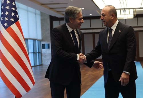 بلينكن يظهر دعم أمريكا لتركيا في أعقاب الزلزال