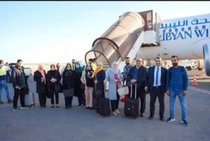فريق مستشفى العيون يصل سبها والمستهدف مرضى القرنية
