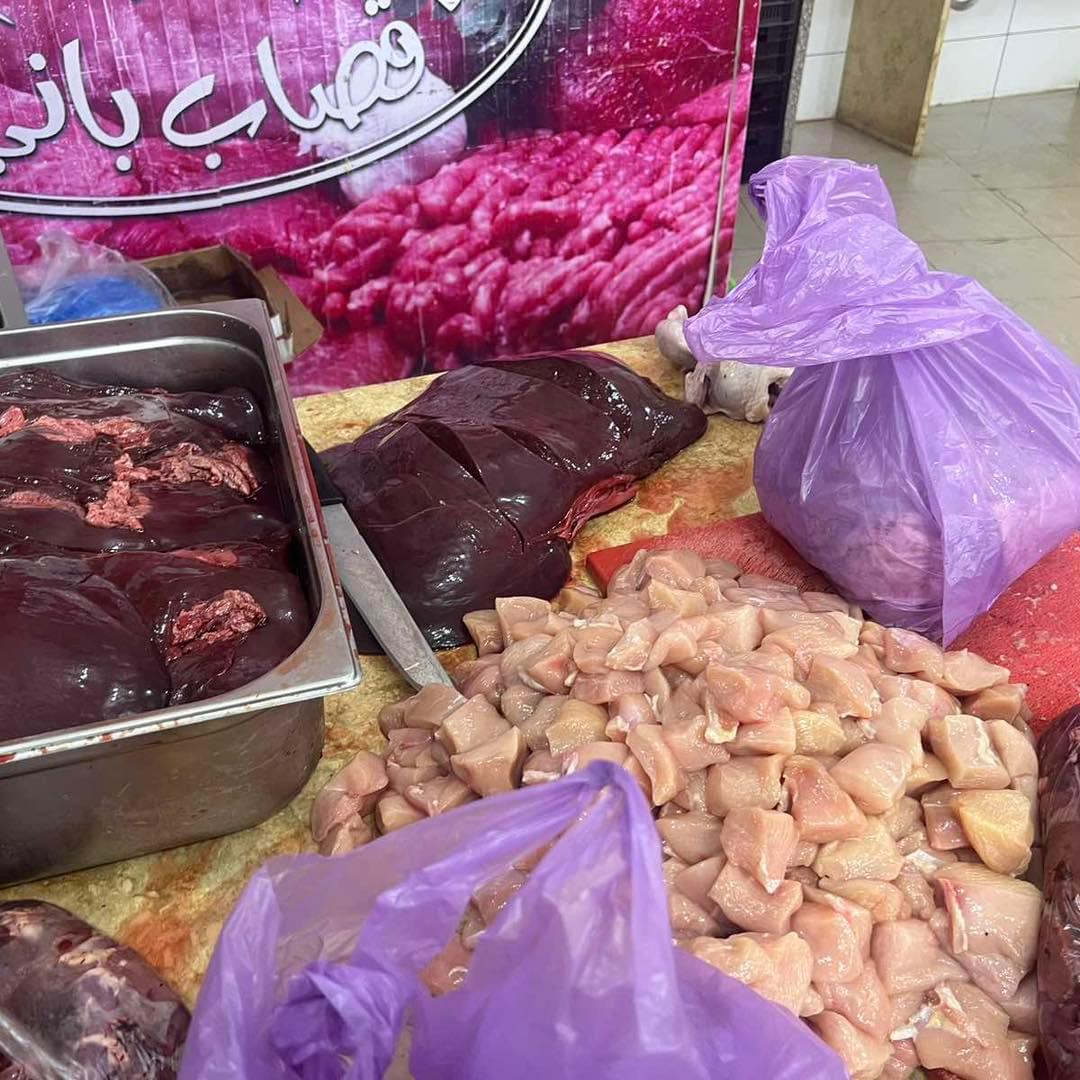 دجاج ولحم متعفن في جولات الرقابة على بعض محلات الجزارة في طريق الشوك أول أيام الشهر الكريم
