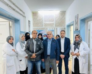 فريق طبي زائر يستعد لزراعة 20 قرنية لمرضى بمركز البيضاء