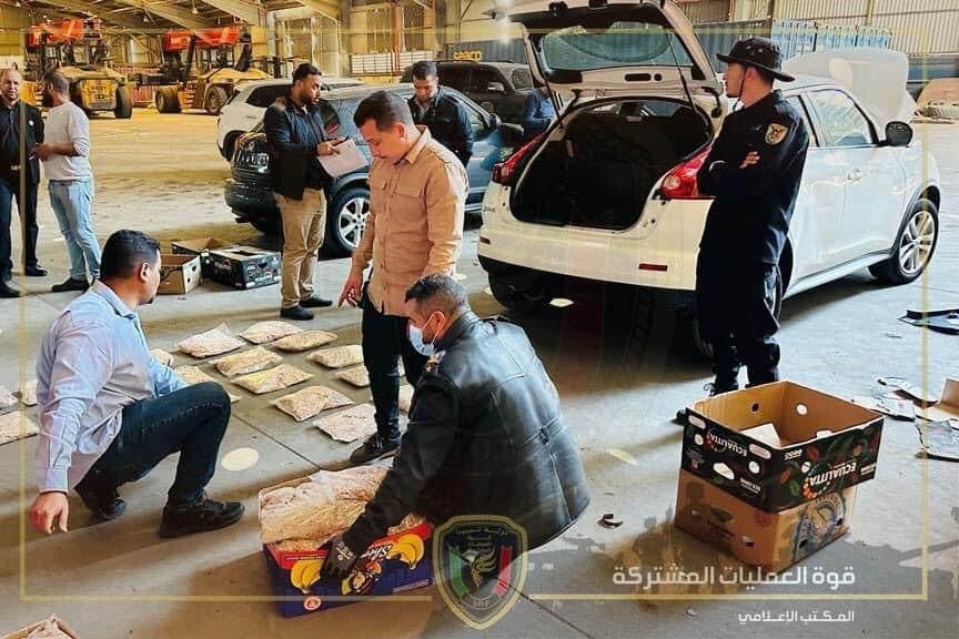 ضبط مليون وسبعمائة قرص مخدر داخل سيارات على متن باخرة ايطالية بميناء مصراتة