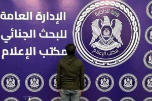 القبض علي هارب من حكم قضائي بدولة مصر عن طريق بيعه المخالف لاسطوانات غاز الطهي .