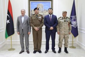 تنسيق وتعزيز التعاون الأمنى بين وزارة الداخلية والأجهزة الأمنية والعسكرية لتأمين الحدود والقضاء على التهريب 
