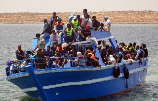 المنتدى التونسي يؤكد مقتل خمسة مهاجرين وفقدان آخرين قبالة الساحل الشرقي