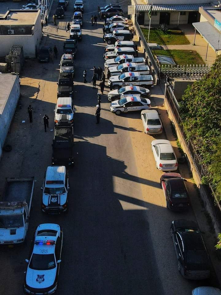 ضبط 168 سيارة بدون لوحات و141سيارة بدون رخصة قيادة وتحرير أكثر من 1834 مخالفة مرورية في طرابلس