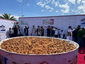 في يوم الكسكسي…صبراتة تعد أكبر طبق باللحم والبصلة