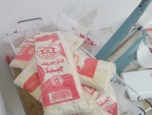 الرقابة على الاغذية تضبط مصنع معجنات في منزل عربي قديم اشبه بالوكر