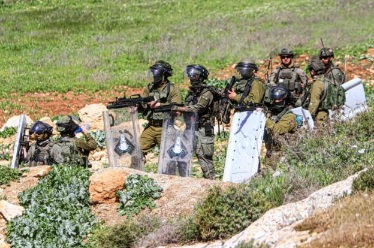 وزارة الصحة الفلسطينية تفيد بمقتل شابين في نابلس في اشتباكات مع قوات الاحتلال الإسرائيلية