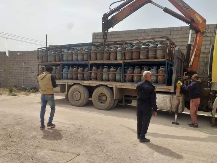 بسبب استغلال التجار جهاز الحرس البلدي بنغازي يشرف على توزيع اسطوانات غاز الطهي