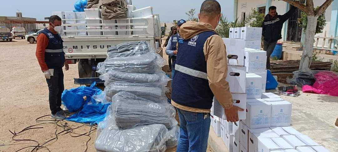توزيع 352 حصة ايوائية على محتجزي الهجرة غير الشرعية في بنغازى