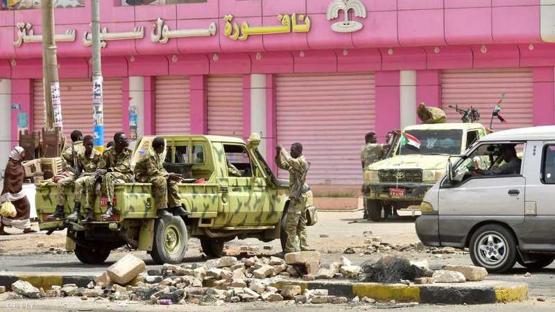 قتال في العاصمة السودانية حتى الساعات الأولى من صباح الأحد بعد يوم من المعارك الدامية