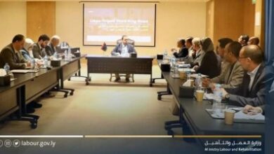 وزارة العمل والتأهيل تتابع مع شركات مصرية تنفيذ مشروعات في ليبيا