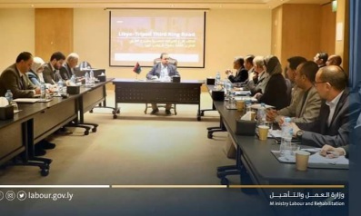 وزارة العمل والتأهيل تتابع مع شركات مصرية تنفيذ مشروعات في ليبيا