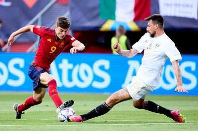 اسبانيا تهزم إيطاليا 2-1 وتضرب موعدا مع كرواتيا في نهائي دوري الأمم الأوروبية الأحد المقبل