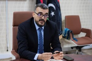 وزير الحكم المحلي يلتقي أعيان وحكماء الزاوية بناءًا على تعليمات الدبيبة