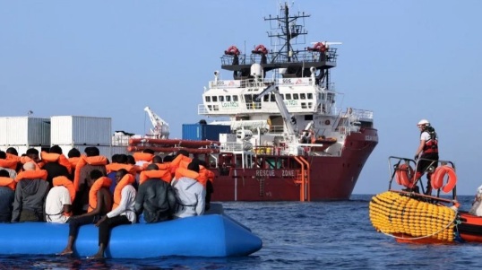 انقاذ 46 مهاجرا قبالة السواحل الليبية 