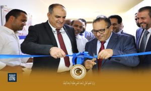 وزير التعليم العالي يفتتح عددًا من معامل المركز الليبي للتقنيات الحيوية