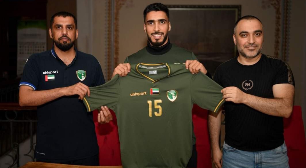 نادي الإمارات الإماراتي يقدم الدولي الليبي السنوسي الهادي لاعبا بالفريق قبل السفر إلى تركيا لبدء التحضيرات