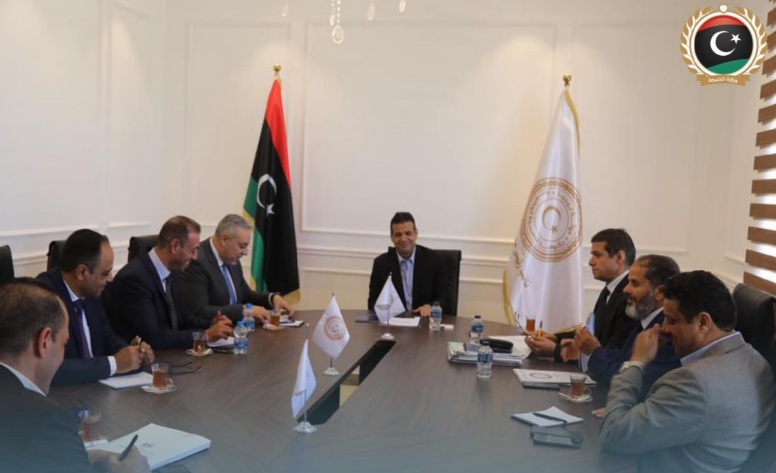 أبو جناح يلتقي وفدًا فلسطينيا ويشيد بعمق العلاقات الليبية الفلسطينية