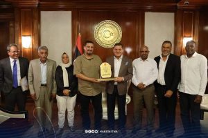 رئيس حكومة الوطنية يشيد بإنجاح اتحاد السلة لموسمه الرياضي