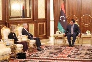المنفي يبحث مع السفير الفرنسي سبل دعم عمل اللجنة العسكرية المشتركة 5+5