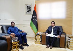 المنفي وباتيلي يبحثان تطورات الأوضاع السياسية