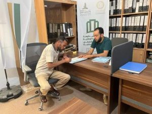 صرف صكوك الدفعة الاولى للإسكان الشبابي والأسر المحتاجة في الشاطي