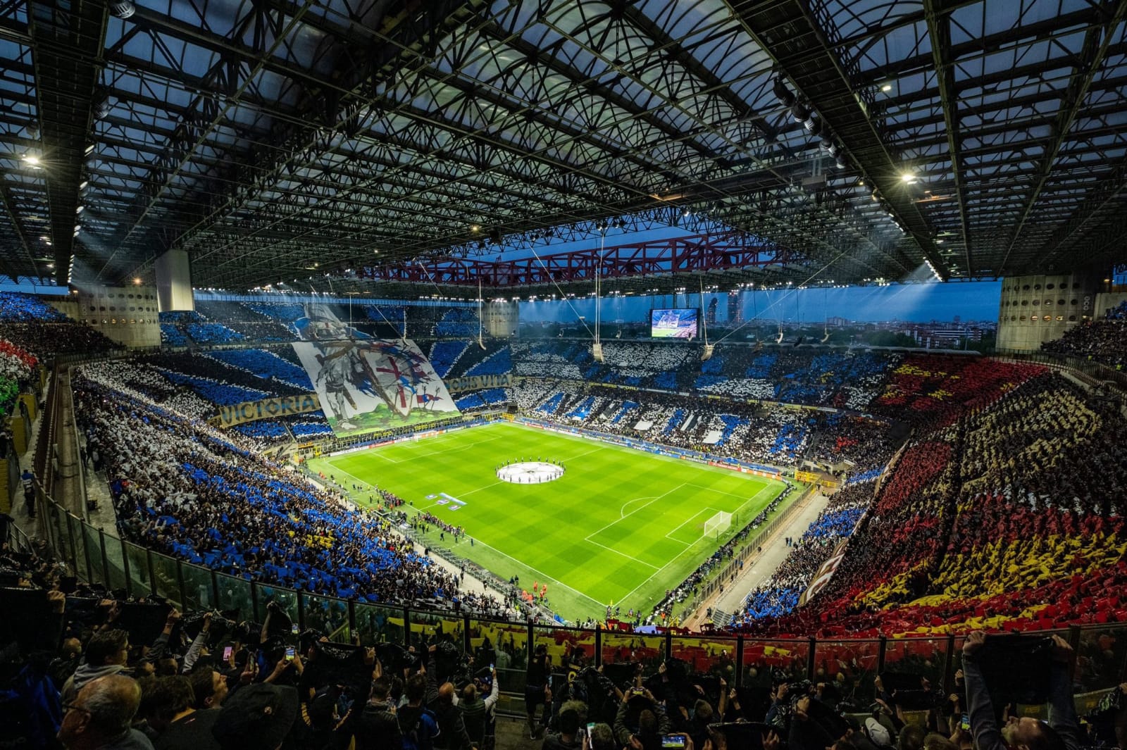 ملعب سان سيرو لن يهدم وقطبي ميلانو يبحثان لإنشاء ملعبين منفصلين