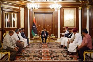 المنفي يؤكد على أهمية تقديم الخدمات لكافة المناطق بطريقة عادلة ومتوازنة