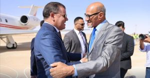 عاجل| رئيس الوزراء عبدالحميد الدبيبة ووزراء حكومة الوحدة الوطنية يصلون غدامس لعقد جلسة مجلس الوزراء بالمدينة اليوم وذلك للمرة الأولى في عهد الحكومات المتعاقبة. #الصباح