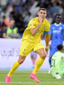 عاجل / رونالدو يسجل هدفان ويقود النصر السعودي للفوز على الهلال السعودي ويتوج بكأس الملك سلمان للأندية العربية