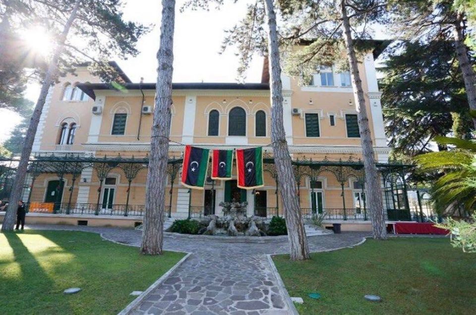 استغاثة من 11 موظفا إيطاليا فصلتهم السفارة الليبية في روما للحصول على مستحقاتهم