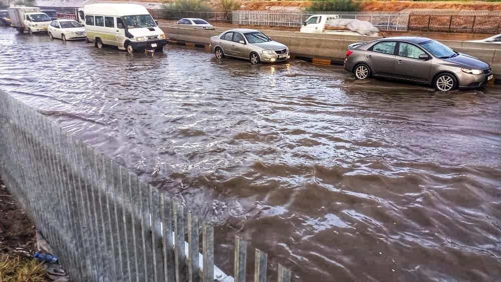 مرور طرابلس تعلن أماكن تراكم مياه الأمطار في المدينة وتدعو لتجنبها