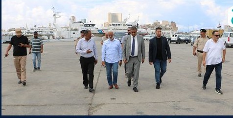 الشهوبي يتفقد ميناء طرابلس ويطلع على سير العمل بالأرصفة وساحات الحاويات