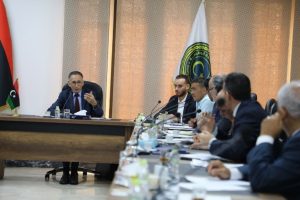 وزير الاقتصاد يطلق مبادرة إسكان الأسر الناجية بمدينة درنة والقرى المجاورة لها