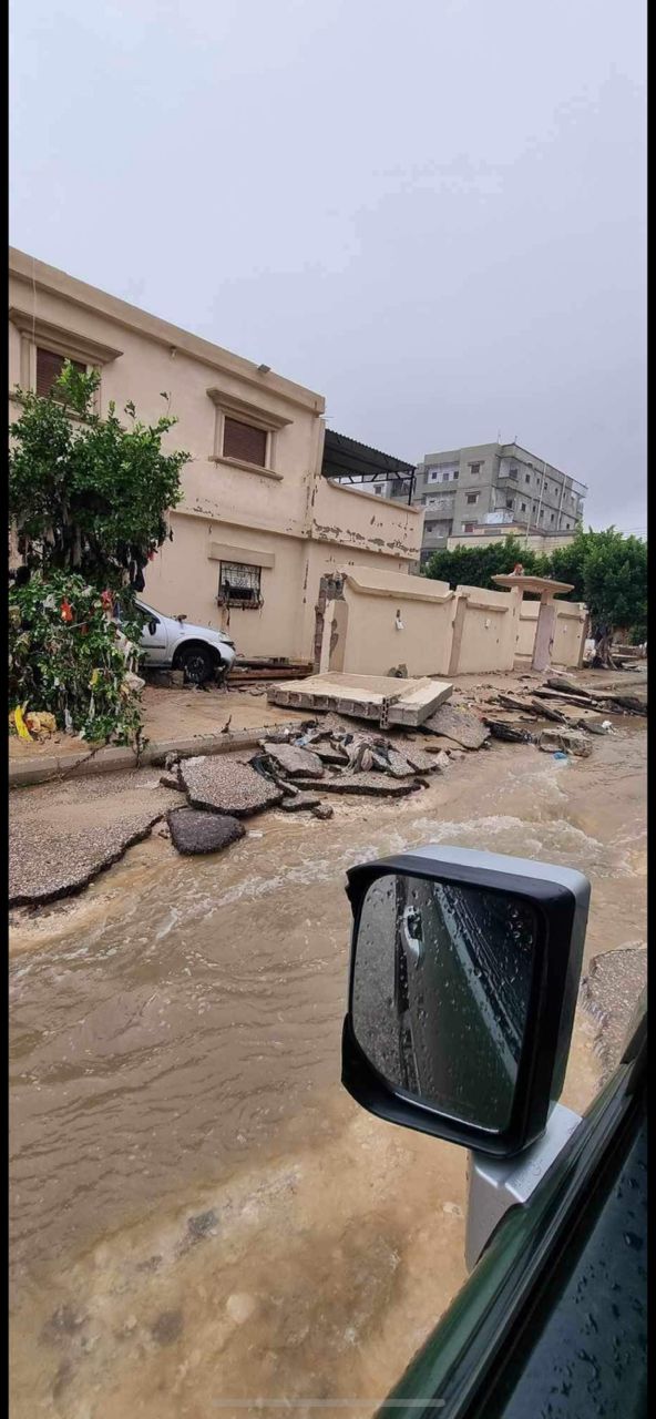 الأمطار الغزيرة تغمر المدارس في شرق ليبيا