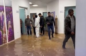 مدير مستشفى البيضاء: لم نتمكن من الوصول لدرنة وسوسة بسبب انقطاع الطرق