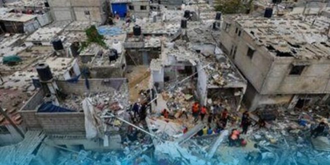 سكان غزة المذعورون يحاولون الاتصال بذويهم وأصدقائهم مع عودة الاتصالات
