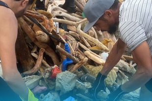 انتشال 5 جثامين و3 أكياس أشلاء من درنة