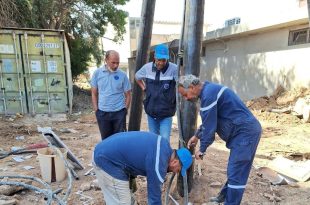 تواصل أعمال صيانة خطوط الكهرباء في عدة مناطق