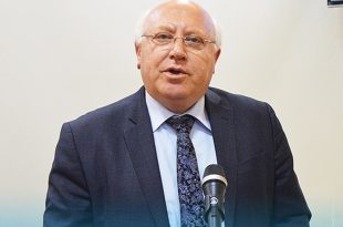 عميد كلية الحقوق السابق بالجامعة اللبنانية اعتذر لطلابه عن تشدده في تدريس القانون الدولي