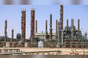 النفط يعزز مكاسبه بعد ارتفاع بالعقود الآجلة