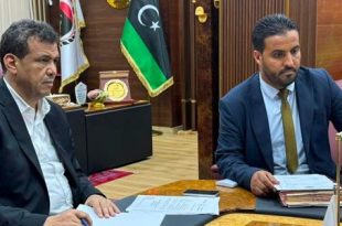 أبو جناح يلتقي بمكتبه عددا من مرضى ضمور العضلات
