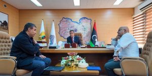 رئيس جهاز النهر الصناعي يبحث الميزانية مع مندوب ديوان المحاسبة